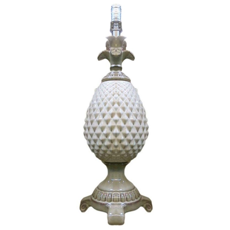 Mid-Century White Ceramic Pineapple Pedestal Lamp - Single