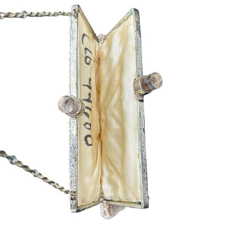 Late Art Deco Geometric Beaded Womans Purse Clutch w/ Silvertone & Lucite Clasp