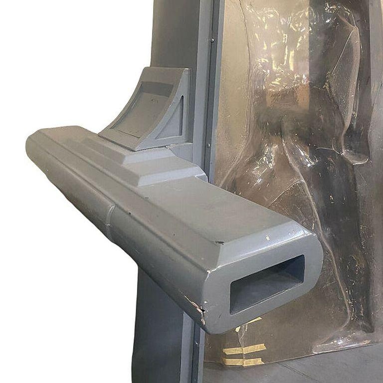 Futurist Cryogenic Freezing Chamber Tube Sculpture Hero Prop, 1997 Austin Powers