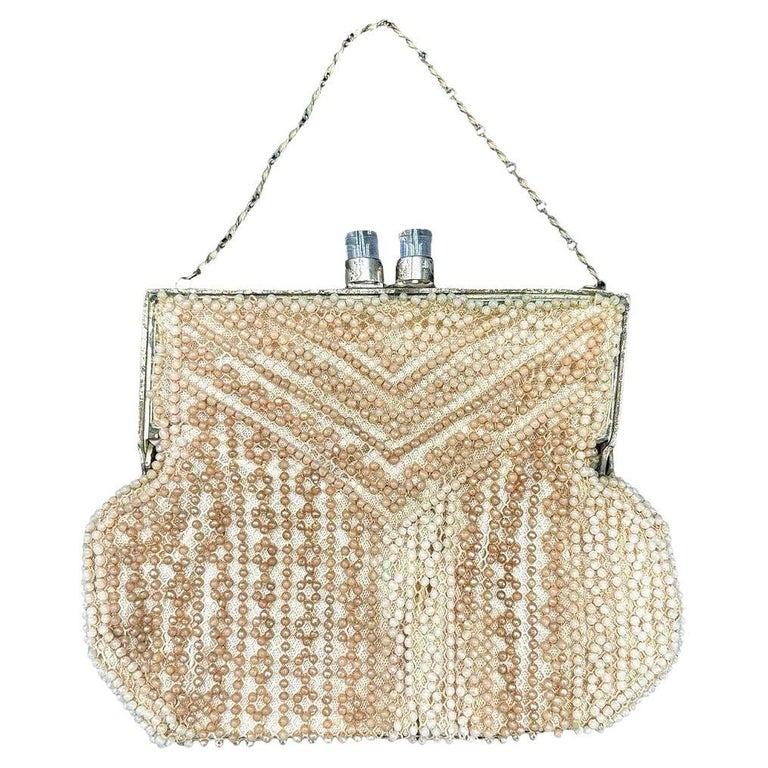 Late Art Deco Geometric Beaded Womans Purse Clutch w/ Silvertone & Lucite Clasp