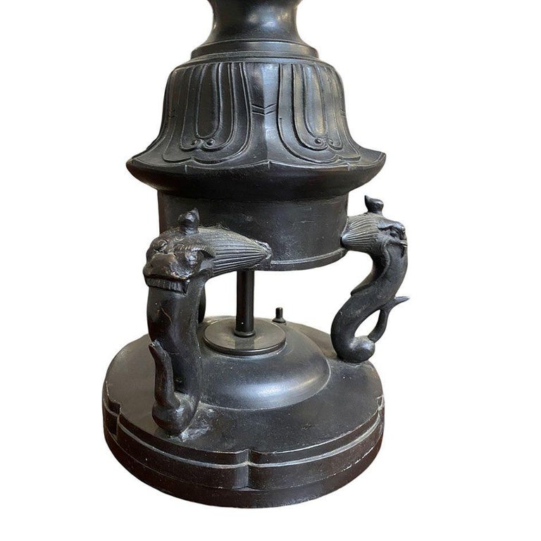 Mid-Century James Mont Style Bronze Chinese-inspired Table Lamp