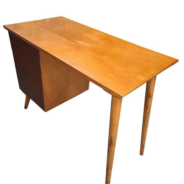 Mid-century Blond Maple Desk by Paul McCobb "Planner Group" for Winchendon