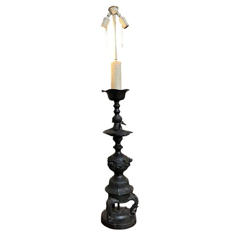 Mid-Century James Mont Style Bronze Chinese-inspired Table Lamp