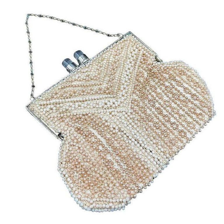 Late Art Deco Geometric Beaded Womans Purse Clutch w/ Silvertone & Lucite Clasp