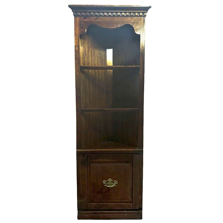 Colonial Style 4 Tier Oak Cupboard Corner Display Cabinet w/ Light