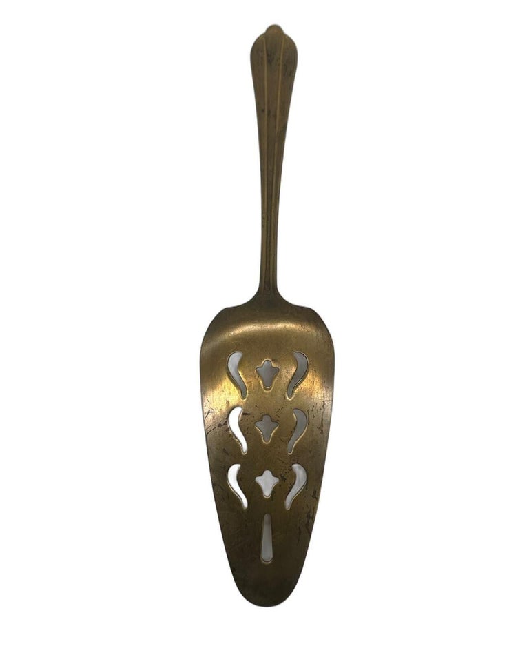 Silver Plated Rose & Leaf Pattern Pie/Cake Server by National Silver Co