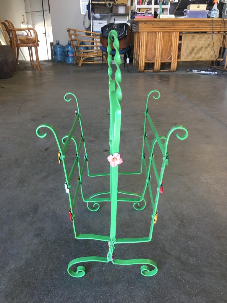 Wrought Iron Heart Floral Accent Magazine Stand