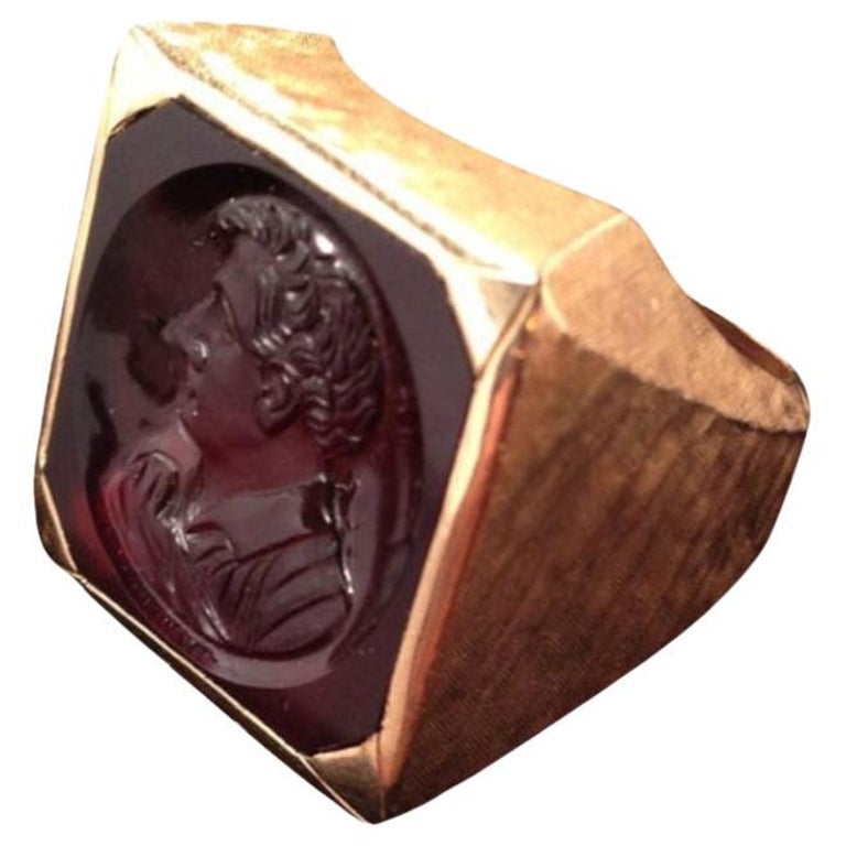Gold Men's Ring with Intaglio Portrait in Carnelian