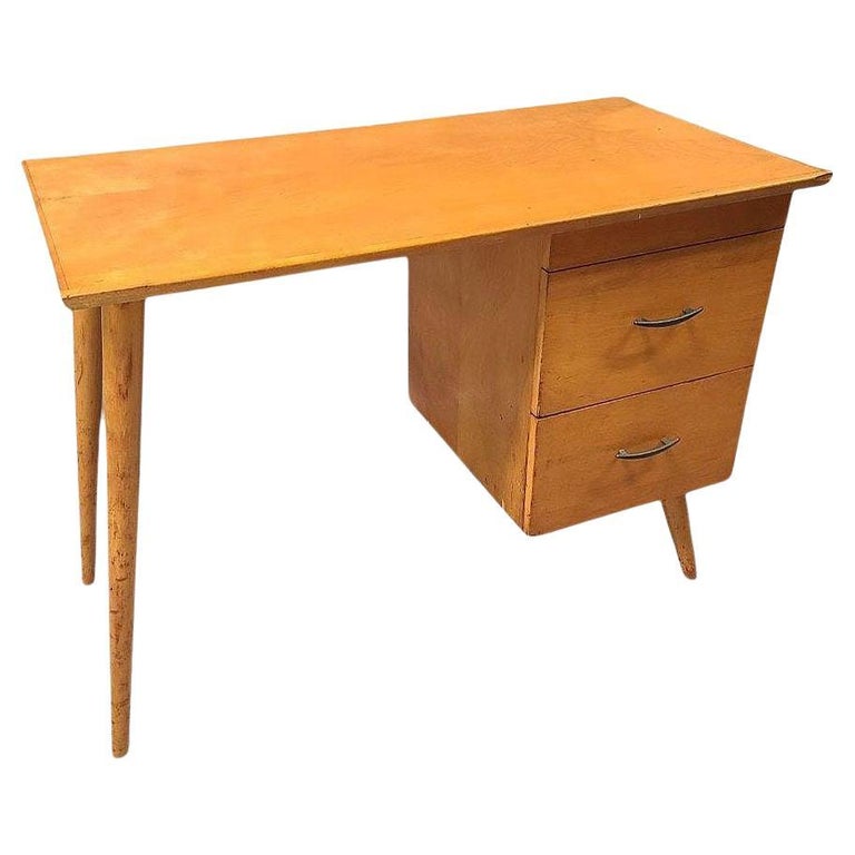 Mid-century Blond Maple Desk by Paul McCobb "Planner Group" for Winchendon