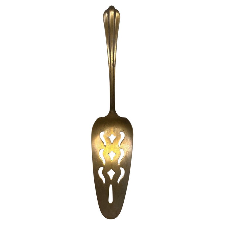 Silver Plated Rose & Leaf Pattern Pie/Cake Server by National Silver Co